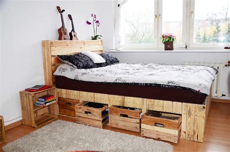Diy Pallet Bedroom Furniture